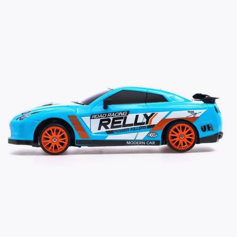 Une Voiture de Course Drift Télécommandée 30 KM/H